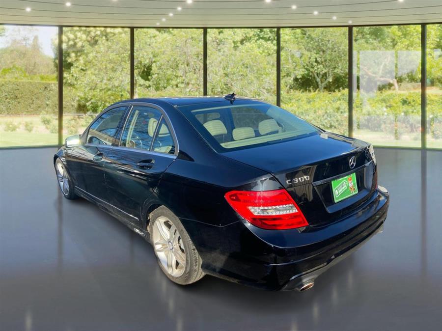 2012 Mercedes-Benz C-Class C300 4MATIC Luxury photo