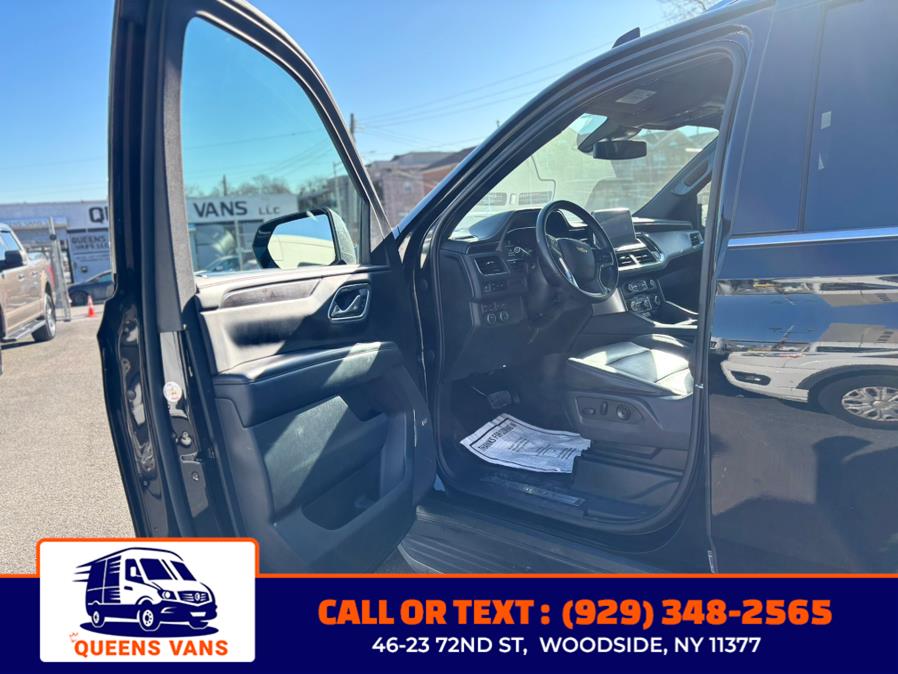 2023 Chevrolet Suburban 4WD 4dr LT photo