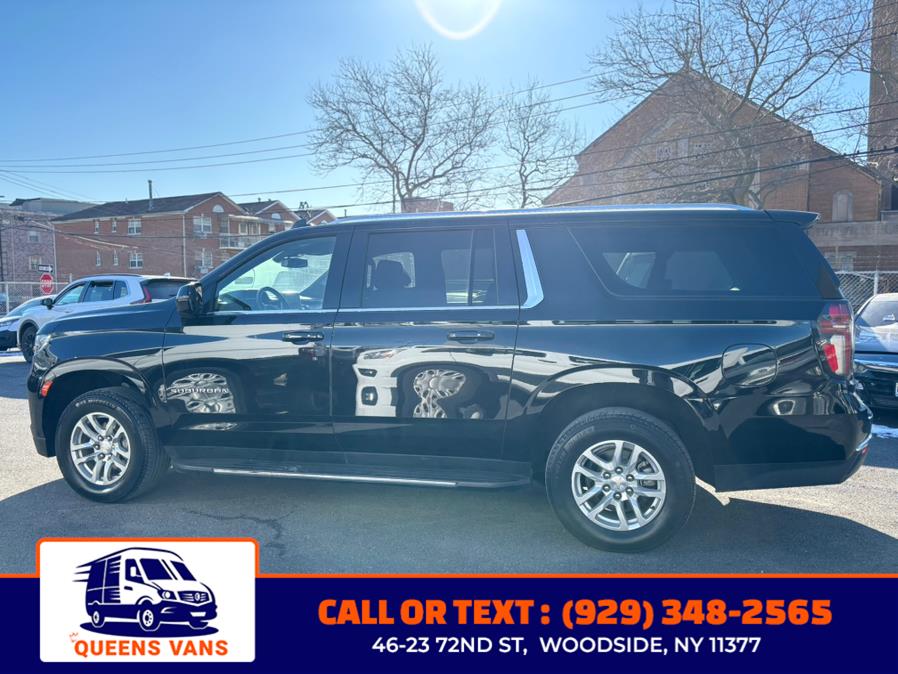2023 Chevrolet Suburban 4WD 4dr LT photo