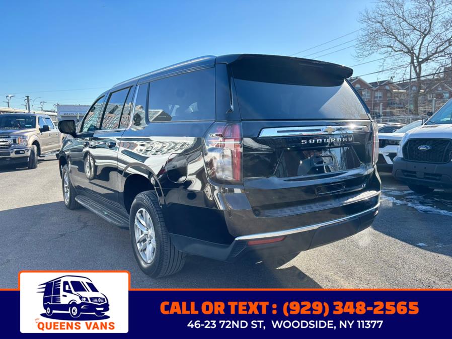2023 Chevrolet Suburban 4WD 4dr LT photo