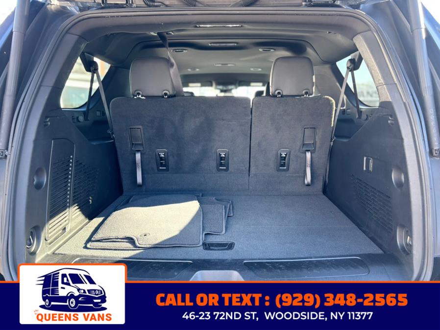 2023 Chevrolet Suburban 4WD 4dr LT photo