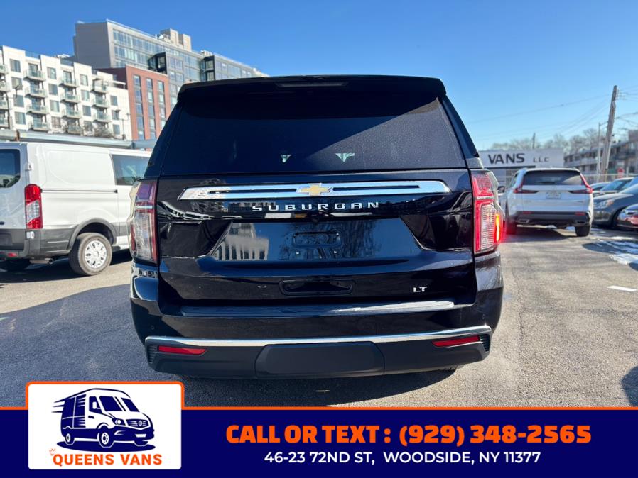 2023 Chevrolet Suburban 4WD 4dr LT photo