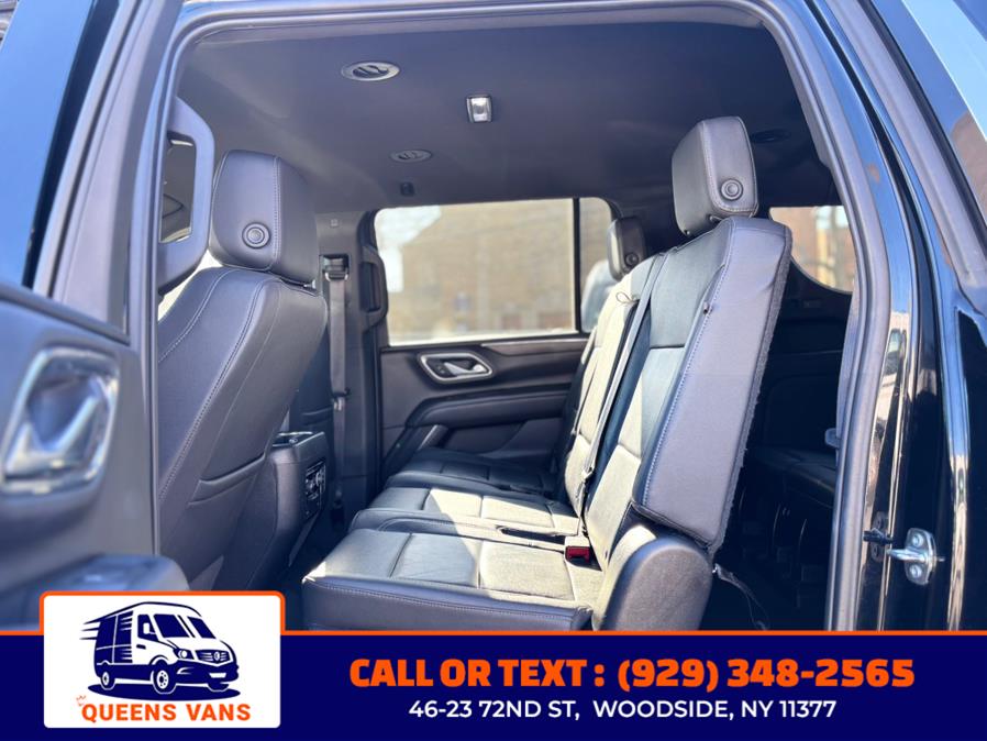 2023 Chevrolet Suburban 4WD 4dr LT photo