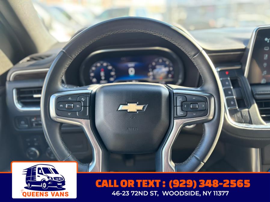 2023 Chevrolet Suburban 4WD 4dr LT photo