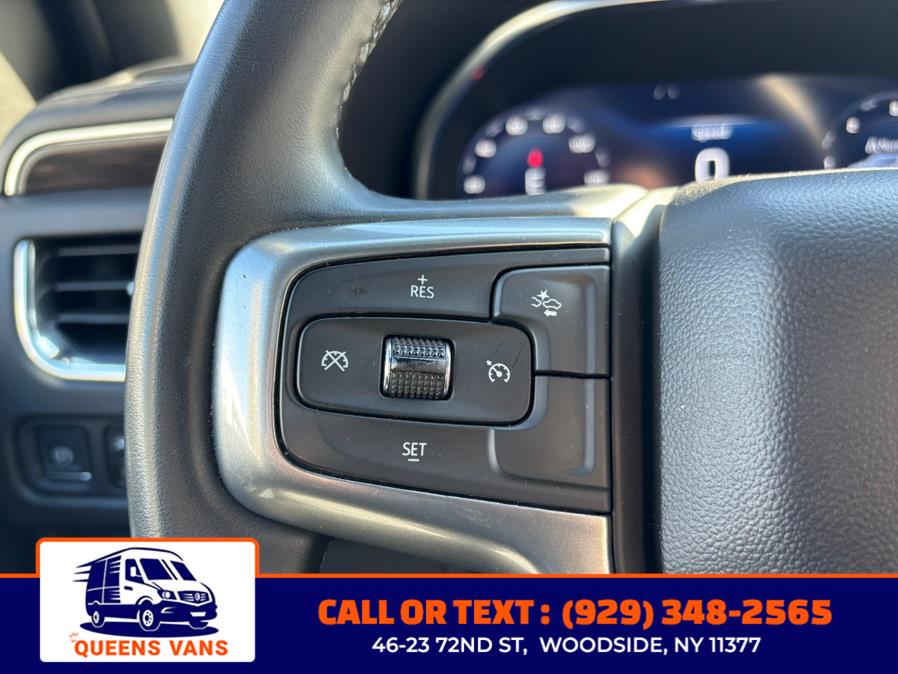2023 Chevrolet Suburban 4WD 4dr LT photo