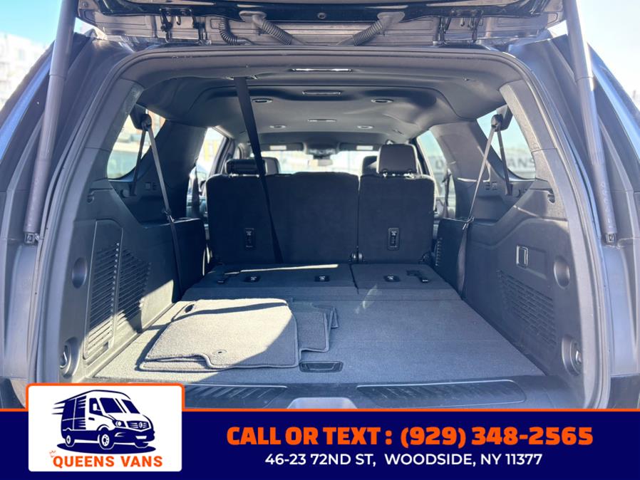 2023 Chevrolet Suburban 4WD 4dr LT photo