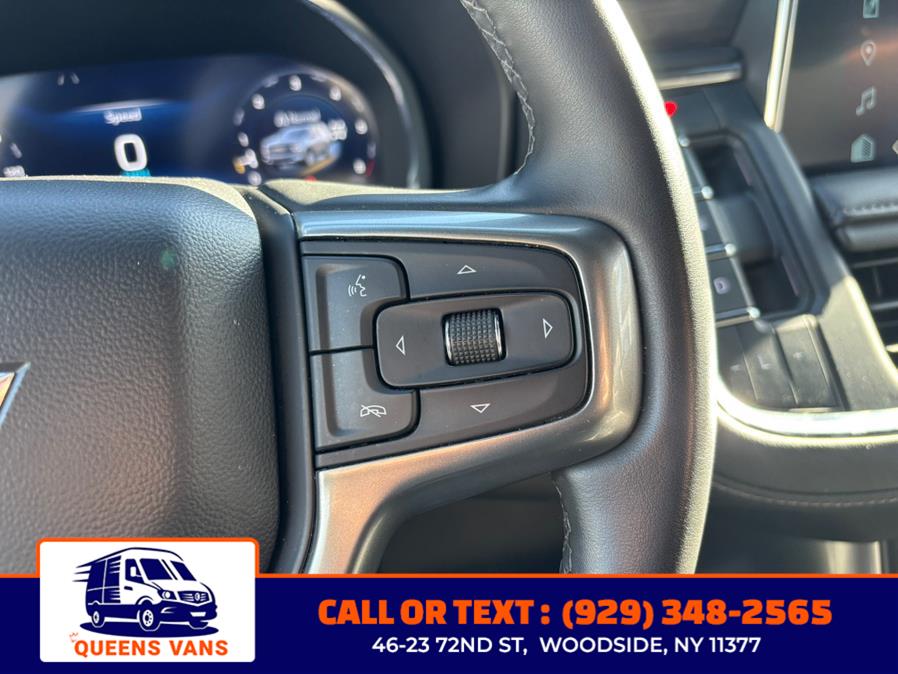 2023 Chevrolet Suburban 4WD 4dr LT photo
