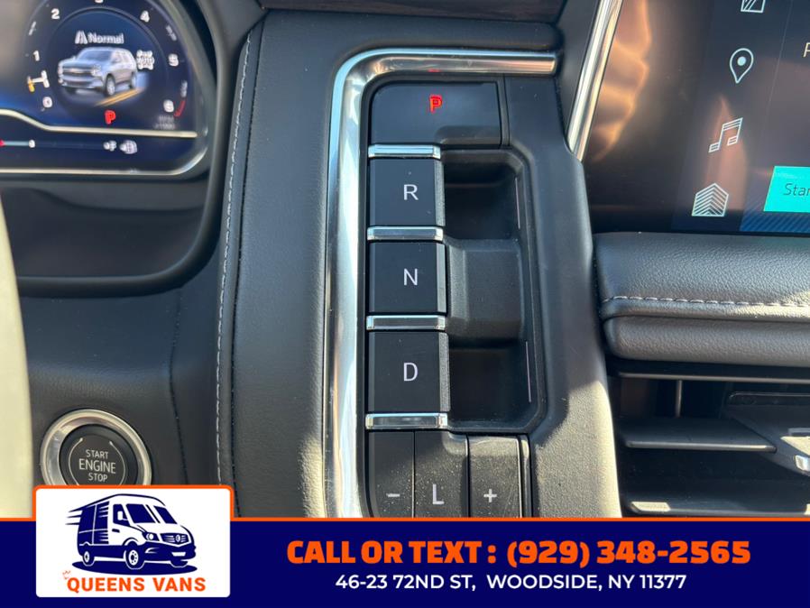 2023 Chevrolet Suburban 4WD 4dr LT photo