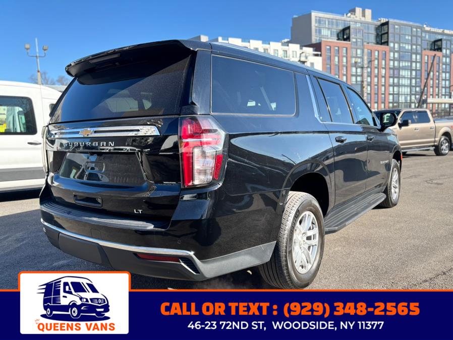 2023 Chevrolet Suburban 4WD 4dr LT photo