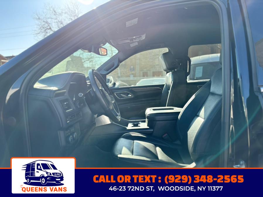 2023 Chevrolet Suburban 4WD 4dr LT photo