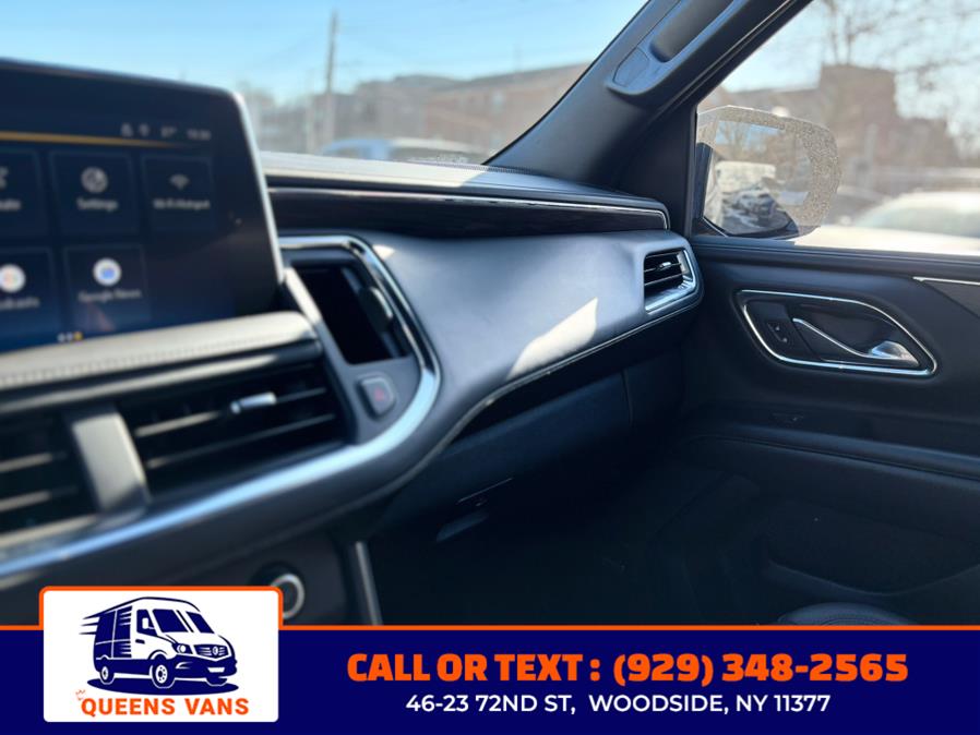 2023 Chevrolet Suburban 4WD 4dr LT photo
