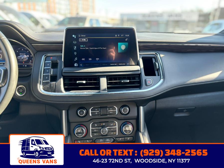 2023 Chevrolet Suburban 4WD 4dr LT photo
