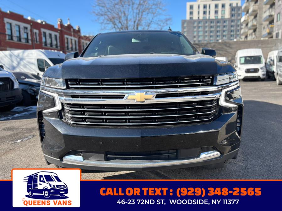 2023 Chevrolet Suburban 4WD 4dr LT photo