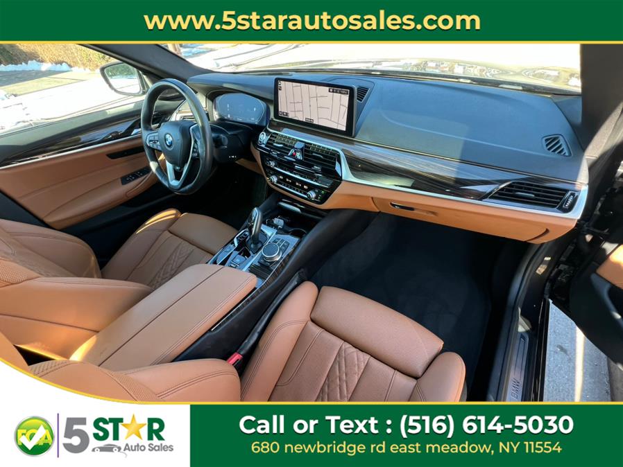 2021 BMW 5-Series 530i xDrive Sedan photo