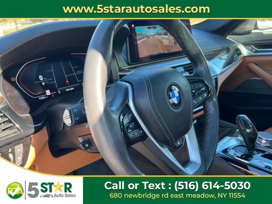 2021 BMW 5-Series 530i xDrive Sedan photo