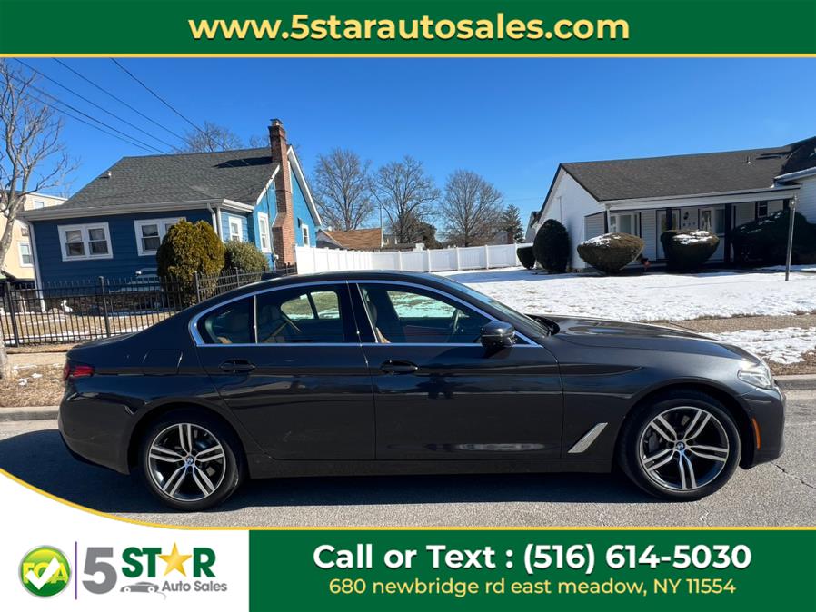 2021 BMW 5-Series 530i xDrive Sedan photo