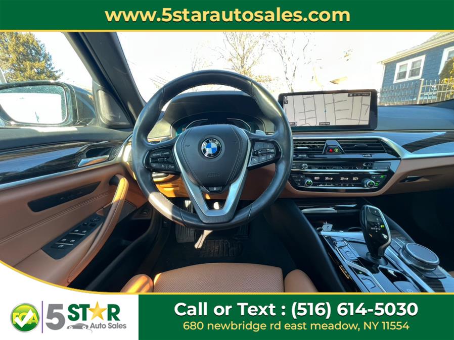 2021 BMW 5-Series 530i xDrive Sedan photo