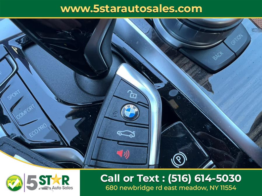 2021 BMW 5-Series 530i xDrive Sedan photo