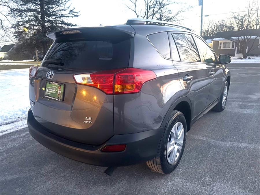 2015 Toyota RAV4 LE photo