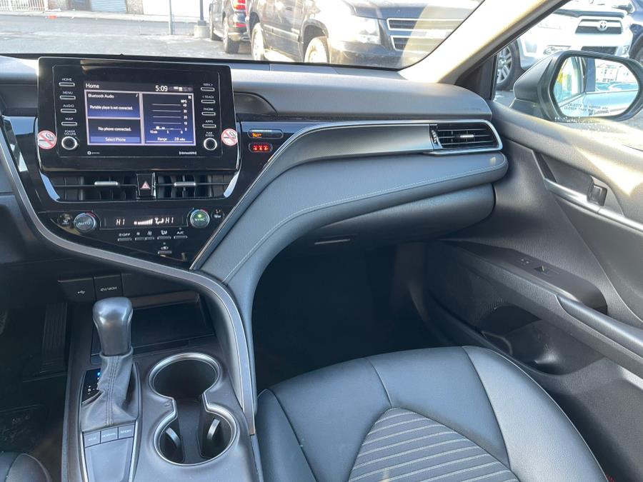 2023 Toyota Camry SE Auto (Natl) photo