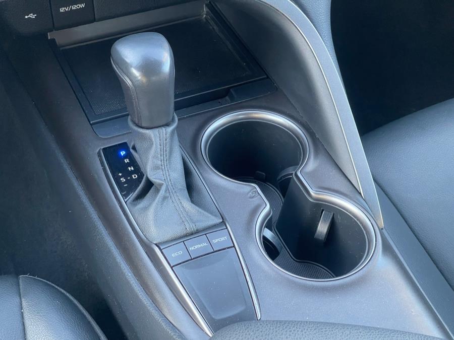 2023 Toyota Camry SE Auto (Natl) photo