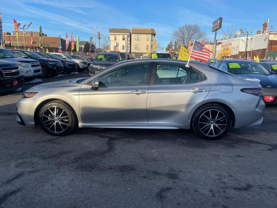 2023 Toyota Camry SE Auto (Natl) photo