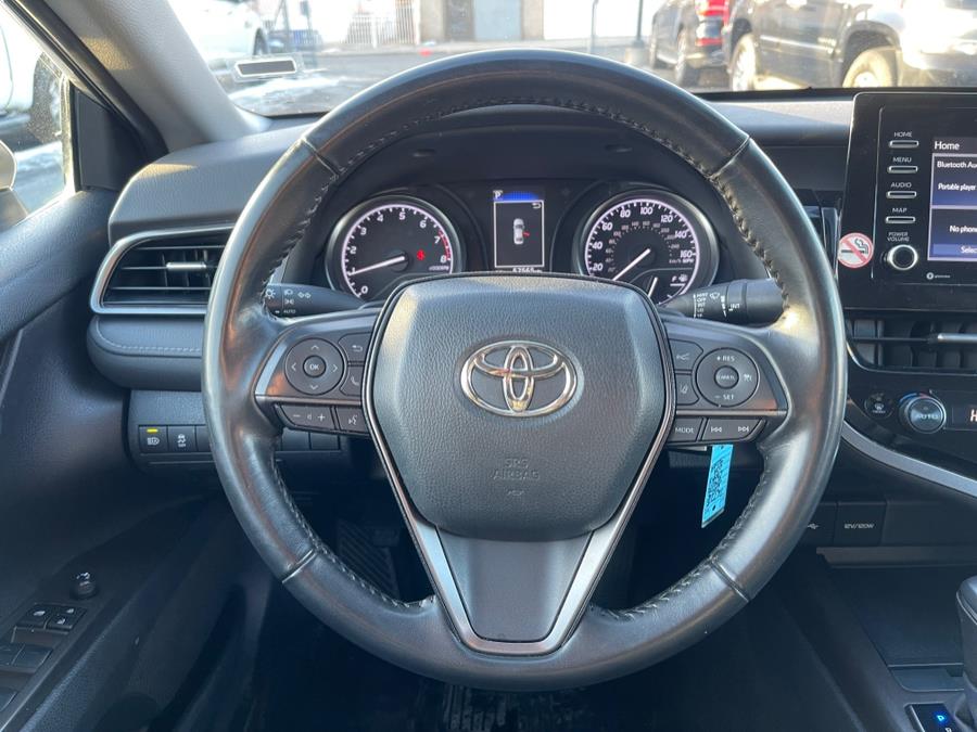 2023 Toyota Camry SE Auto (Natl) photo