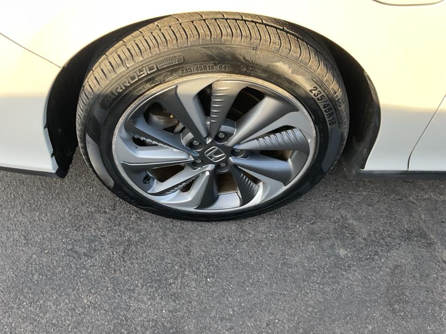 2018 Honda Clarity Plug-In Hybrid Sedan photo