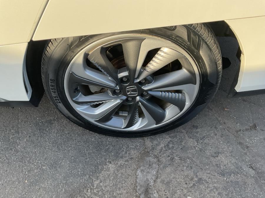 2018 Honda Clarity Plug-In Hybrid Sedan photo