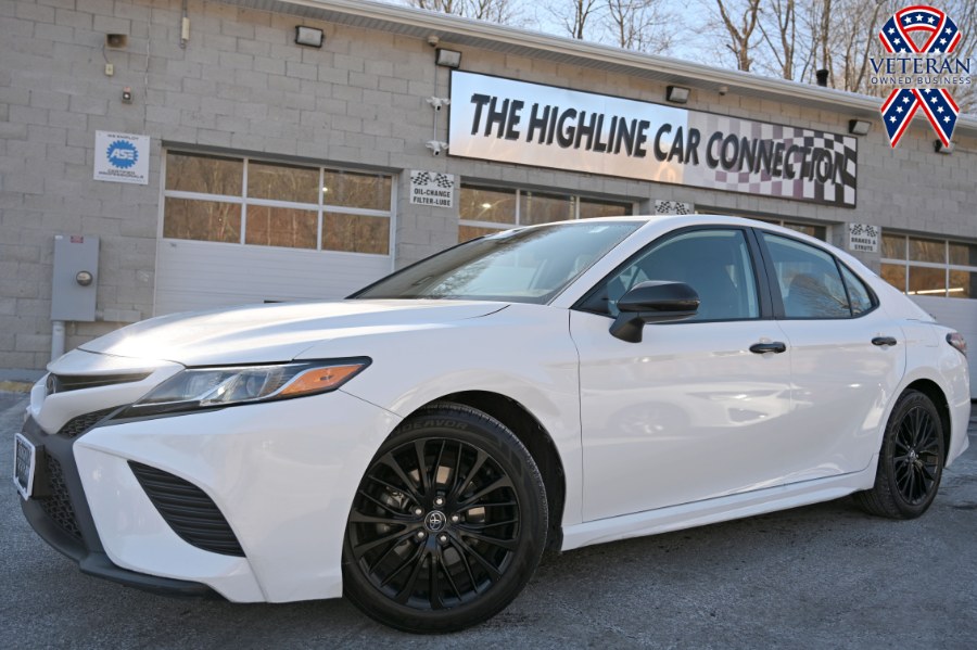 2020 Toyota Camry SE Nightshade Auto photo