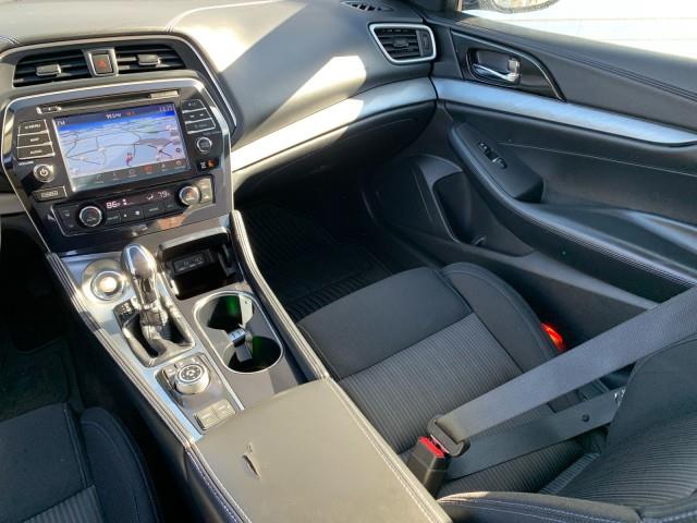 2017 Nissan Maxima Platinum photo