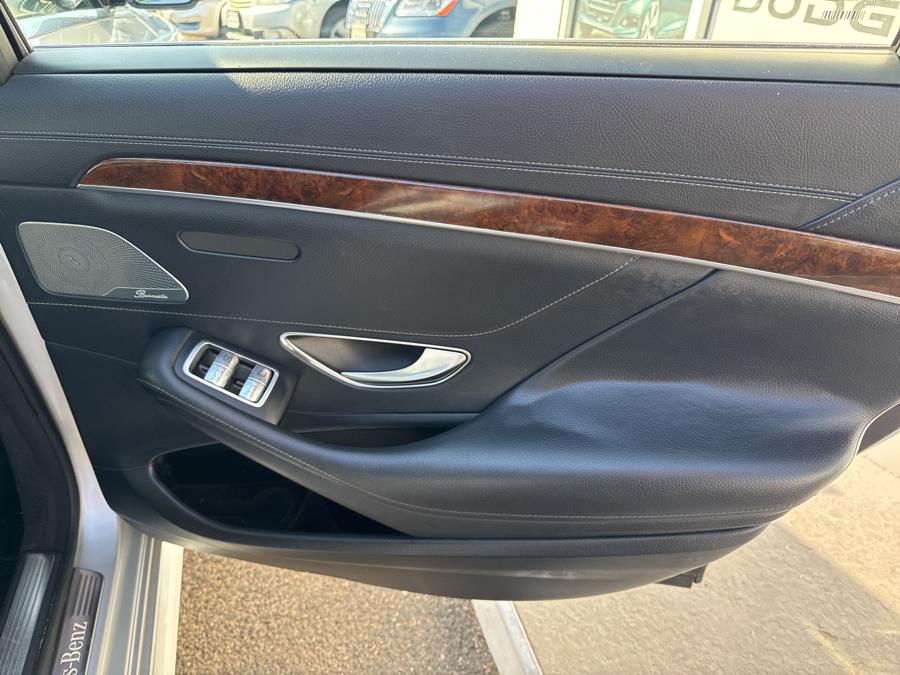 2015 Mercedes-Benz S-Class S550 4MATIC photo