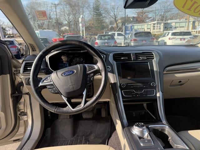 2017 Ford Fusion Energi SE Luxury photo