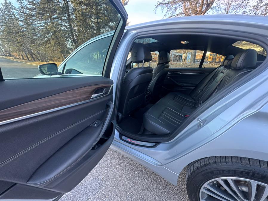 2017 BMW 5-Series 540i xDrive Sedan photo