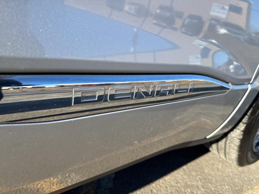 2019 GMC Acadia Denali photo