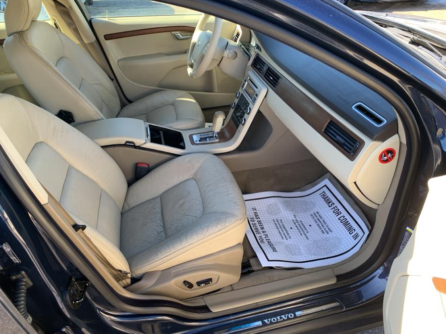 2010 Volvo XC70 3.2 photo