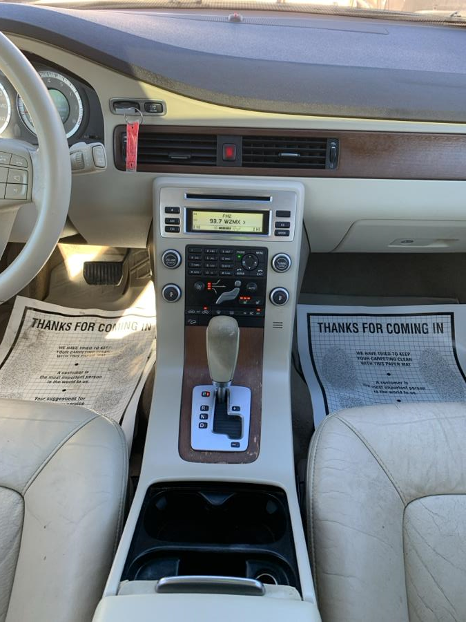 2010 Volvo XC70 3.2 photo