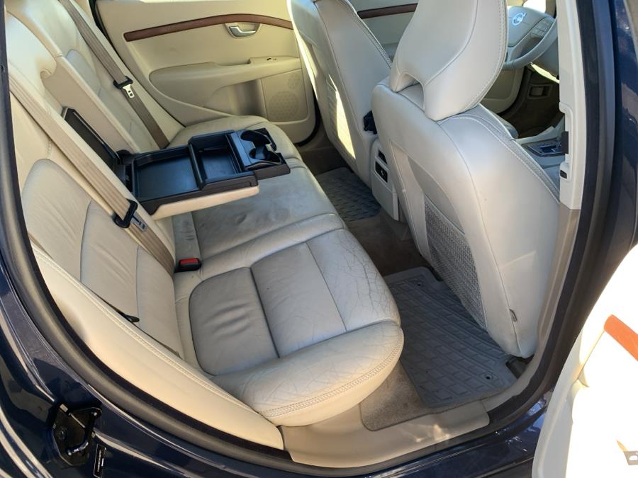 2010 Volvo XC70 3.2 photo