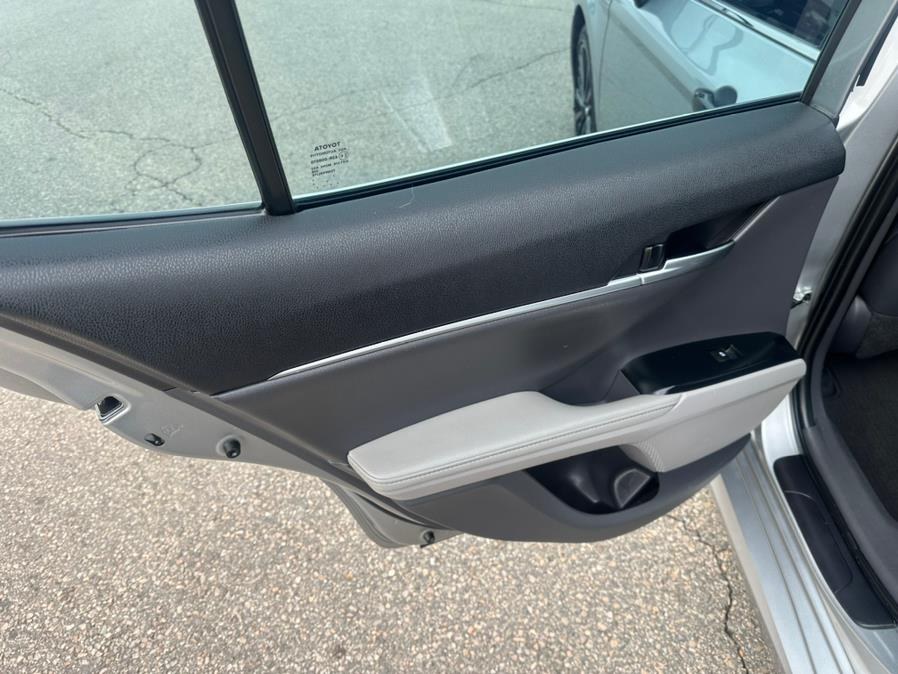 2020 Toyota Camry XLE Auto (Natl) photo