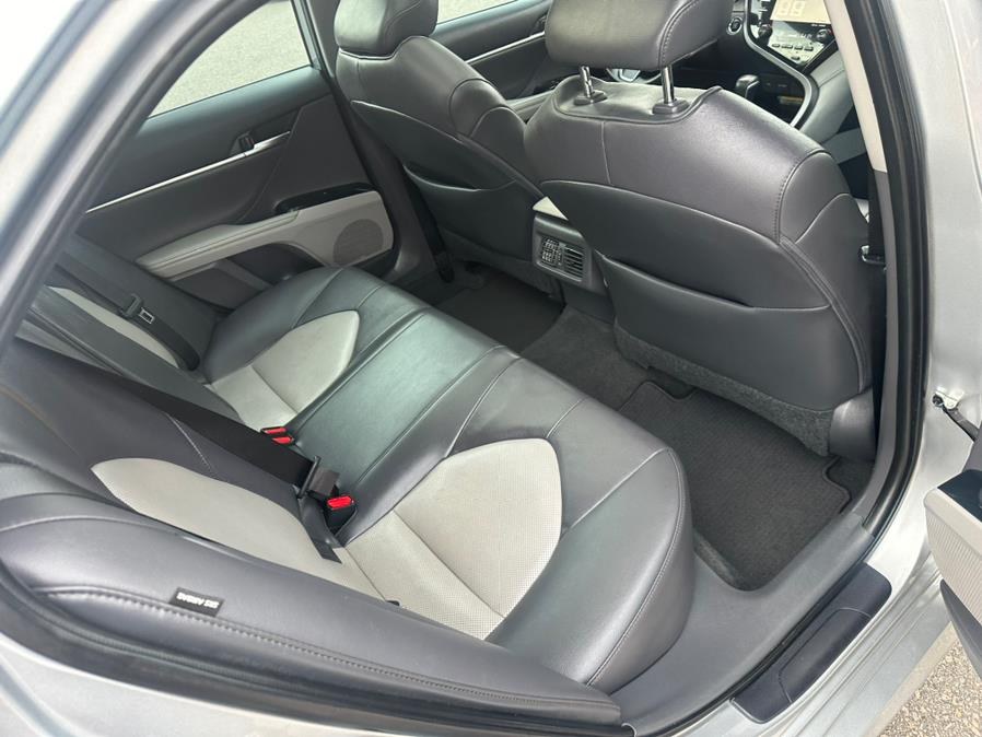 2020 Toyota Camry XLE Auto (Natl) photo