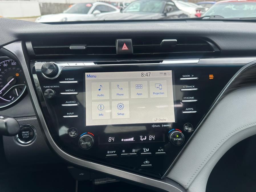 2020 Toyota Camry XLE Auto (Natl) photo