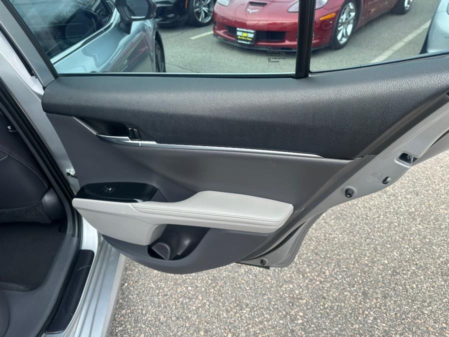 2020 Toyota Camry XLE Auto (Natl) photo