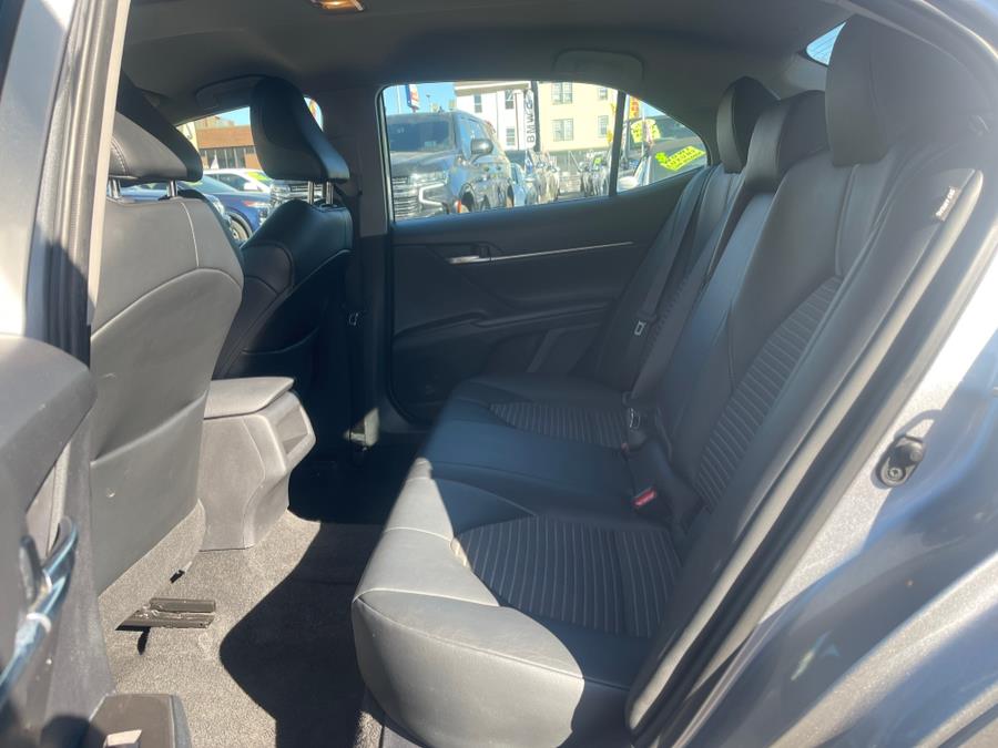 2022 Toyota Camry SE Auto (Natl) photo