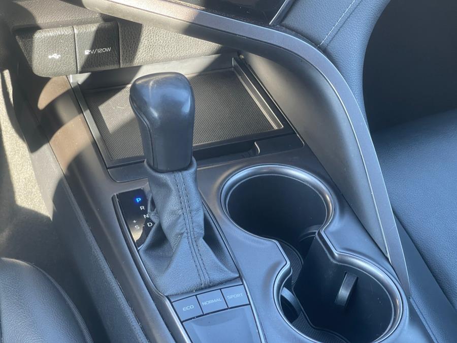 2022 Toyota Camry SE Auto (Natl) photo