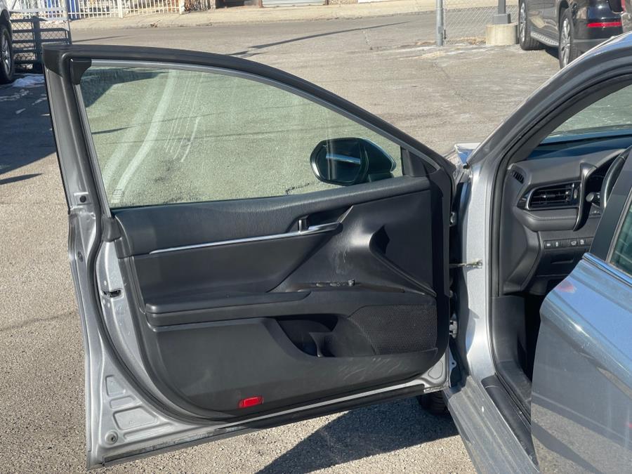 2022 Toyota Camry SE Auto (Natl) photo