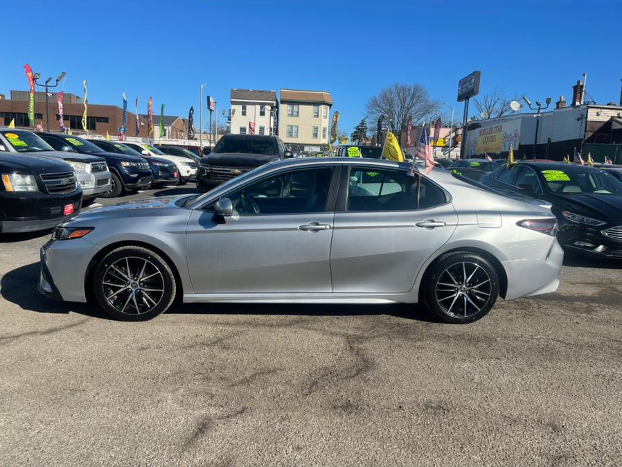 2022 Toyota Camry SE Auto (Natl) photo