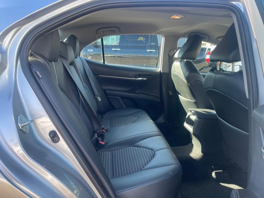 2022 Toyota Camry SE Auto (Natl) photo