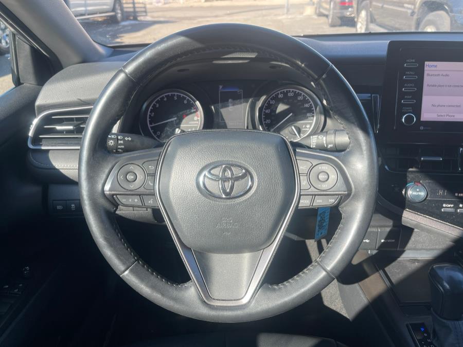 2022 Toyota Camry SE Auto (Natl) photo