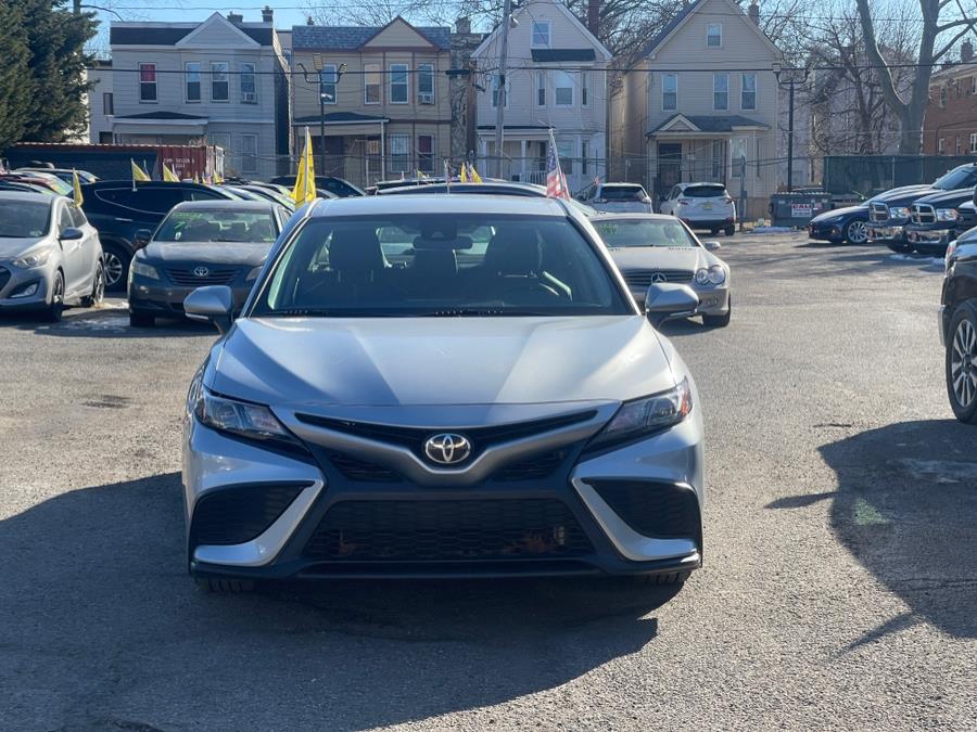 2022 Toyota Camry SE Auto (Natl) photo