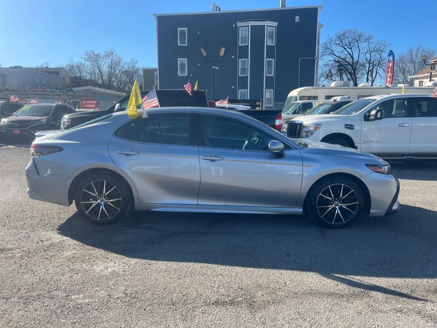 2022 Toyota Camry SE Auto (Natl) photo